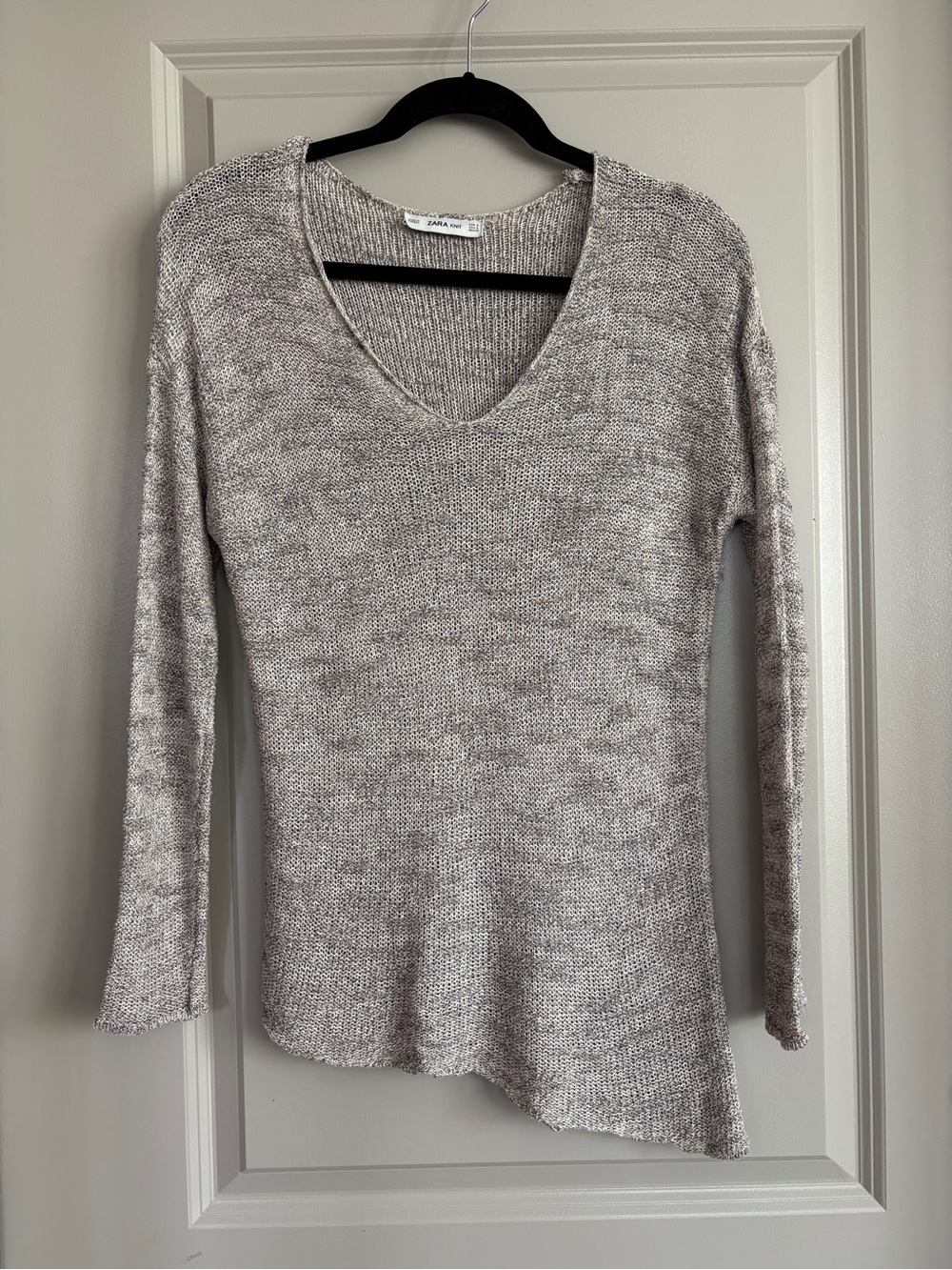 Zara Marled Knit Heathered Light Gray V-Neck Sweater